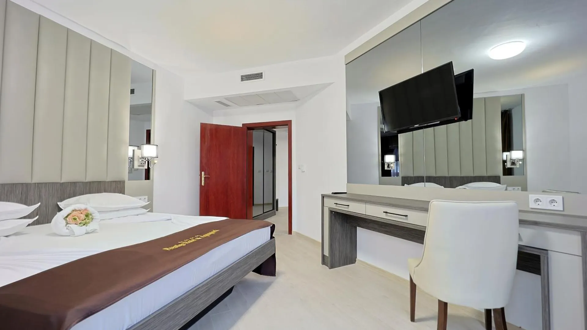 Prestige Hotel And Aquapark Varna