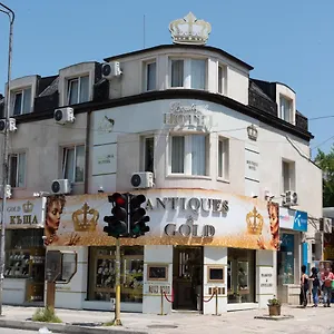 Daire Golden House